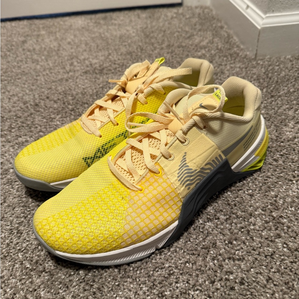 Nike women's Yellow Training Shoes